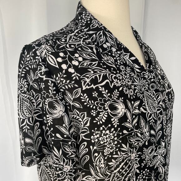 Casual Top Plus Size 18 Black White Floral Button Up Short Sleeve Boho Tropical - Picture 3 of 12